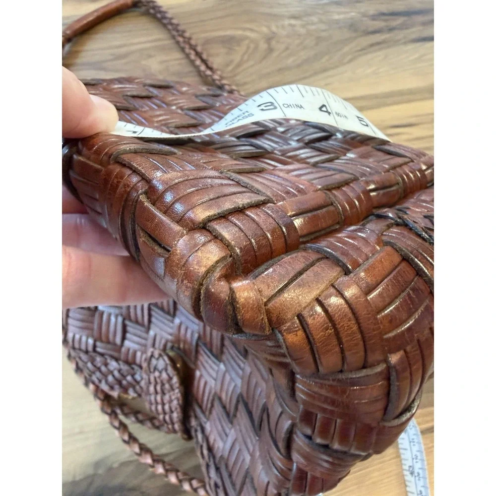 Vintage CEM Woven Leather Handbag Bucket Basket Weave Magnetic Snap Boho 80s 90s